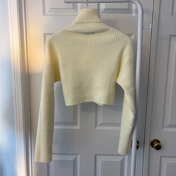 New Cream Ribbed Cropped Turtleneck Sweater Size Small - Picture 8 of 10